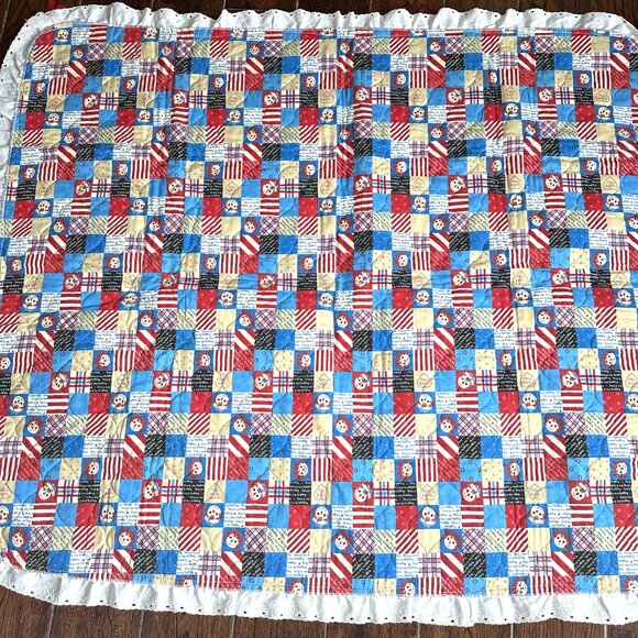 Vintage Raggedy Ann & Andy Baby 34" x 42" Quilt w/Lace Edges (2-sided) - Picture 6 of 9